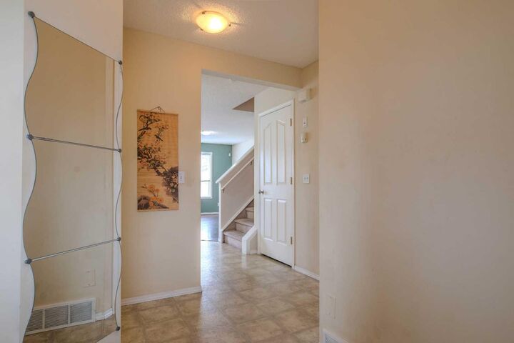 Property Photo: 161 Saddlecrest Close NE AB T3J 5B6