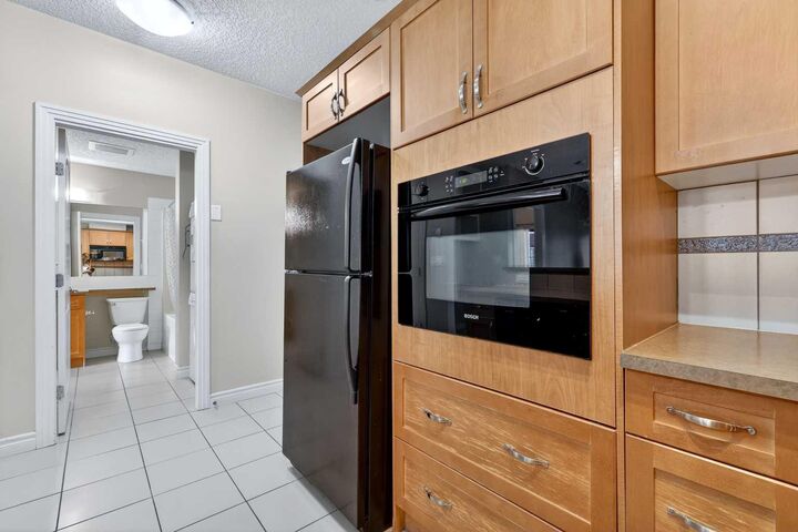 Property Photo:  60 Royal Oak Plaza NW 137  AB T3G 0A7 