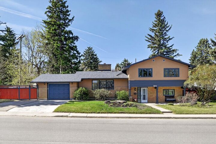 Property Photo: 3811 24 Street NW AB T2L 0Y8
