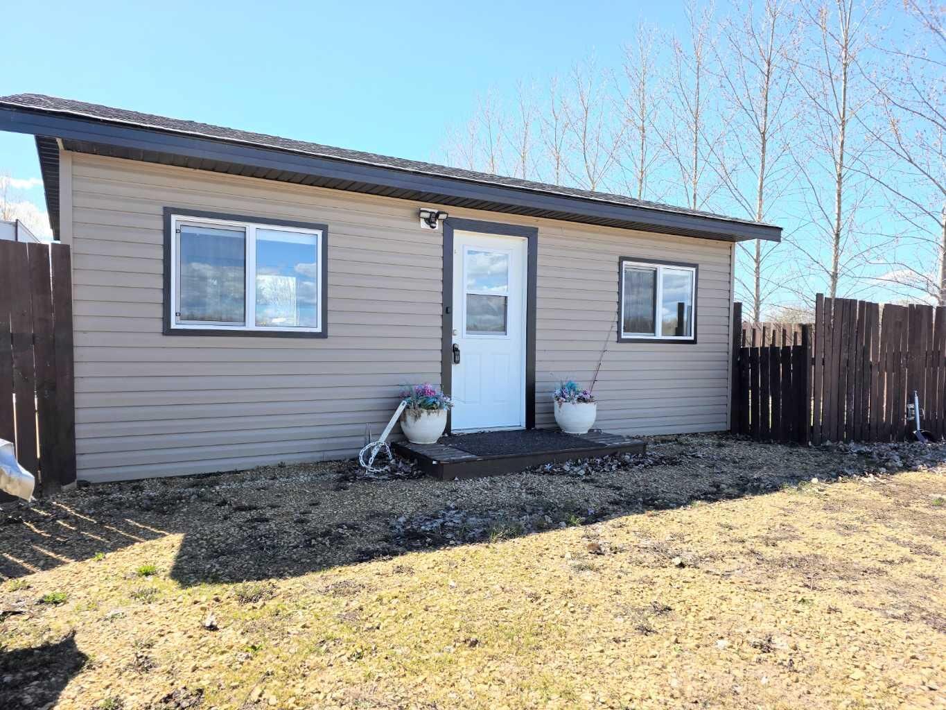Property Photo:  31 10405 Twp Rd 740  AB T0G 1E0 