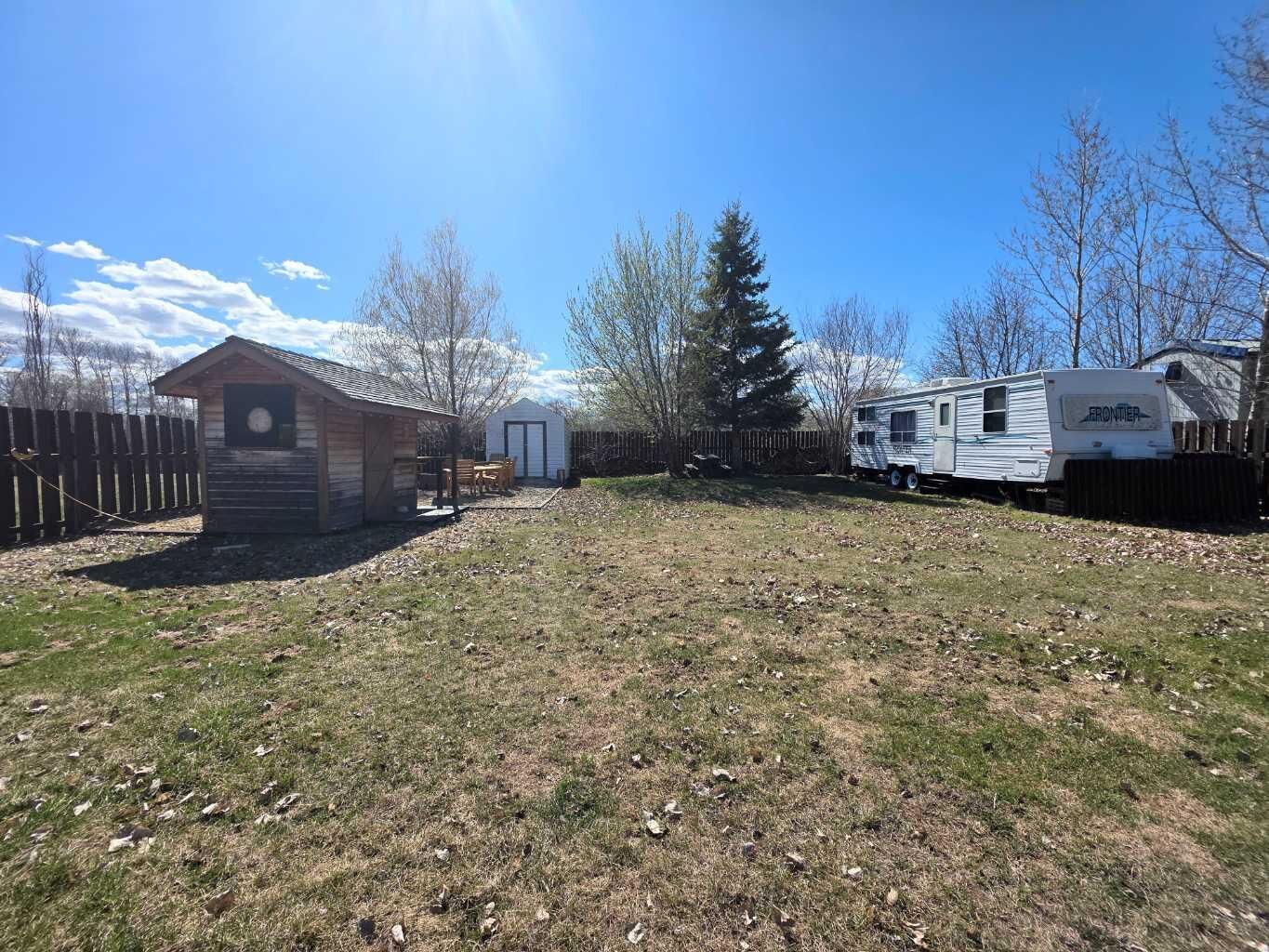 Property Photo: 31 10405 Twp Rd 740 AB T0G 1E0