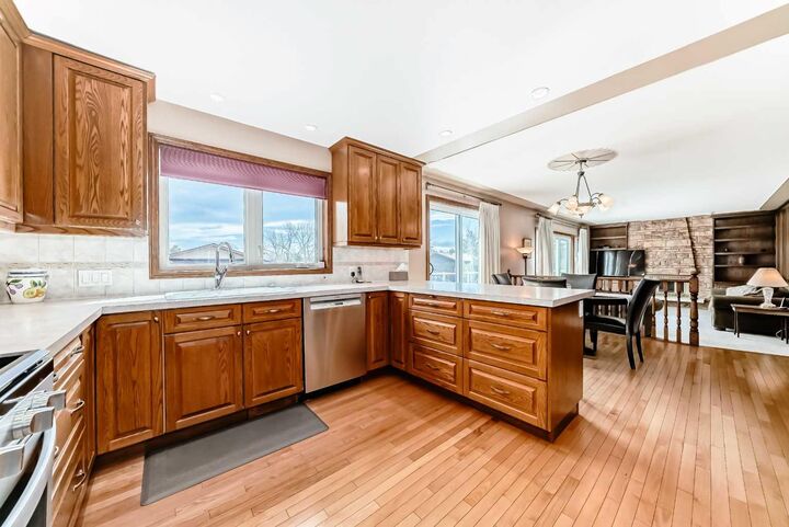Property Photo: 71 Edenwold Place NW AB T3A 3T8
