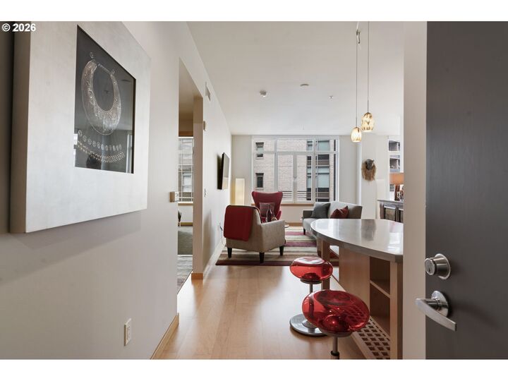 Property Photo:  1255 NW 9th Ave 907  OR 97209 