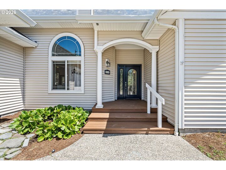 Property Photo:  2218 Willow Loop  OR 97439 