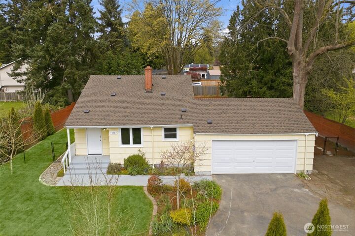 Property Photo:  13323  20th Avenue NE  WA 98125 