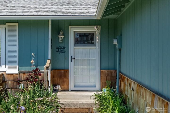 Property Photo:  155 N Maple Street  WA 98626 