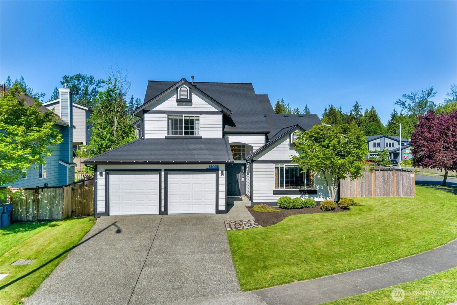 Property Photo: 13038 Bear Mountain Road SE WA 98272