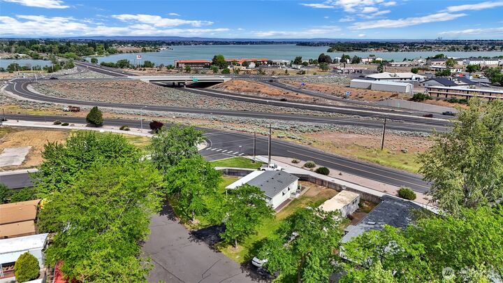 Property Photo:  3131 W Wapato Drive 2  WA 98837 