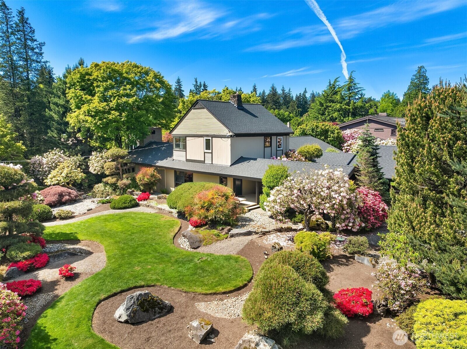 Property Photo:  7720 NE 8th Street  WA 98039 