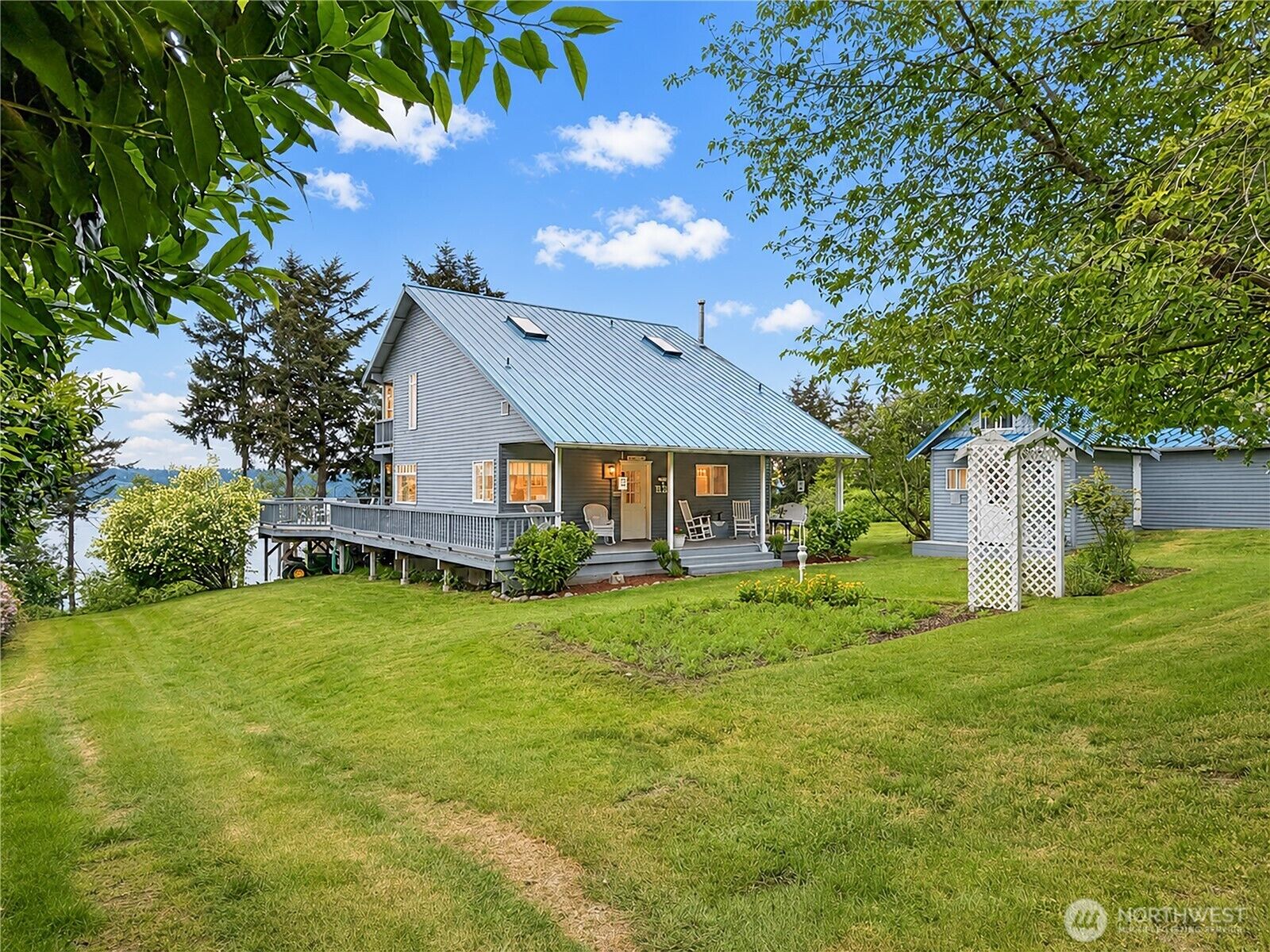 Property Photo:  38  M Cascade Drive  WA 98206 