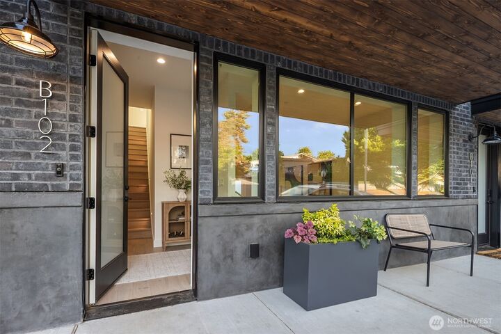 Property Photo:  614  5th Avenue S B102  WA 98020 