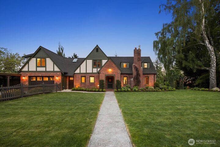 Property Photo: 1720 Knox Avenue WA 98225