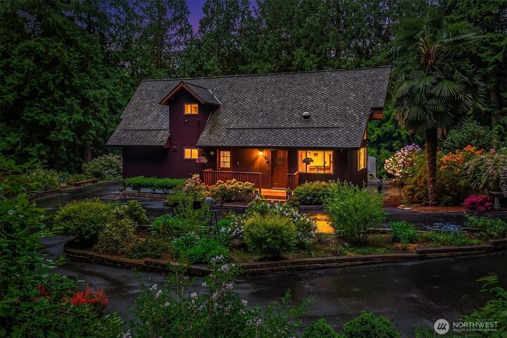Property Photo:  20717 SE 222nd Street  WA 98038 