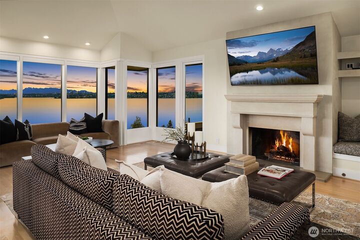 Property Photo:  3223  Evergreen Point Road  WA 98039 
