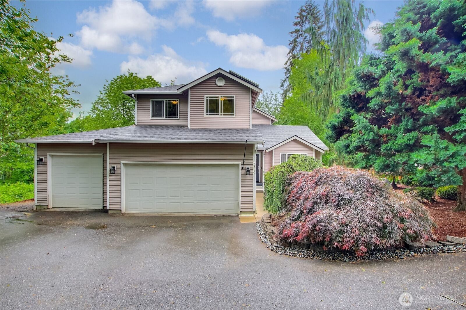 Property Photo: 9430 NE 181st Lane WA 98011
