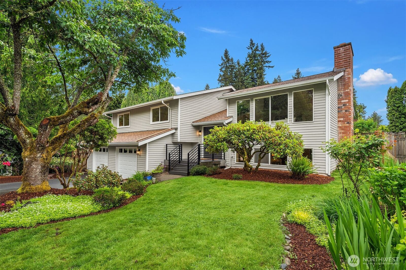 Property Photo:  11831 SE 87th Street  WA 98056 