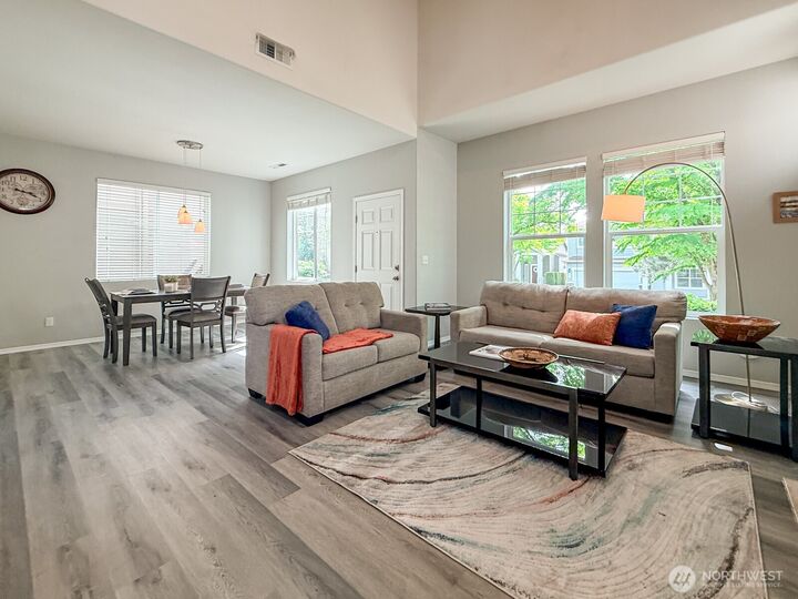 Property Photo:  6634  Francis Avenue SE 97  WA 98092 