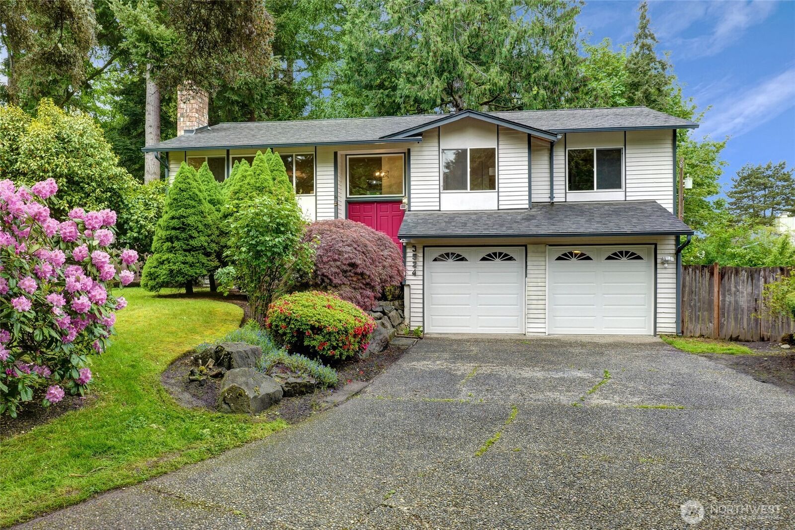 Property Photo:  3524  170th Avenue NE  WA 98008 