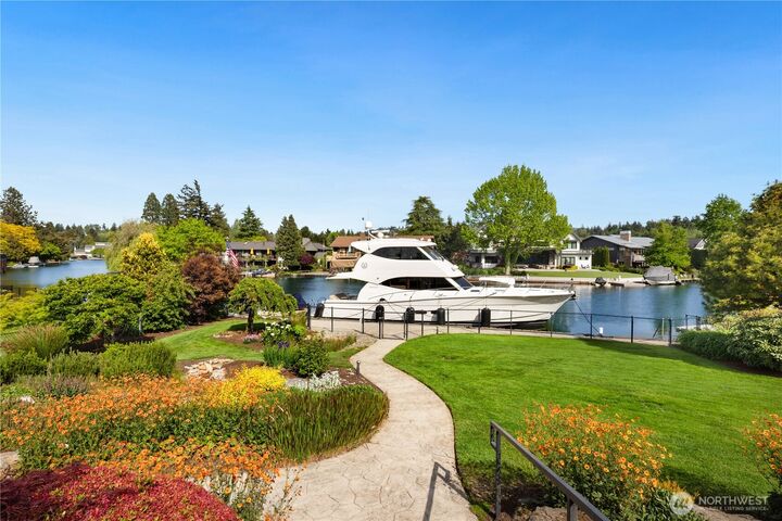 Property Photo:  87  Cascade Key  WA 98006 