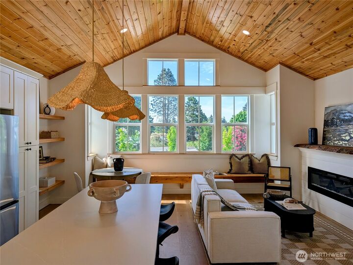 Property Photo: 6006 49th Avenue SW WA 98136