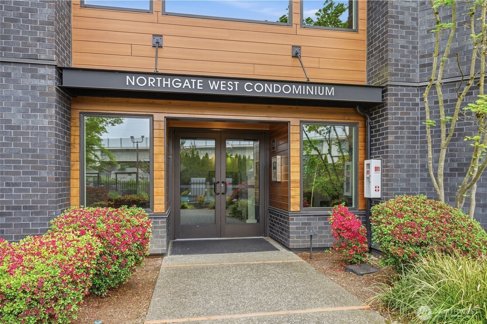Property Photo:  11300  1st Avenue NE 322  WA 98125 