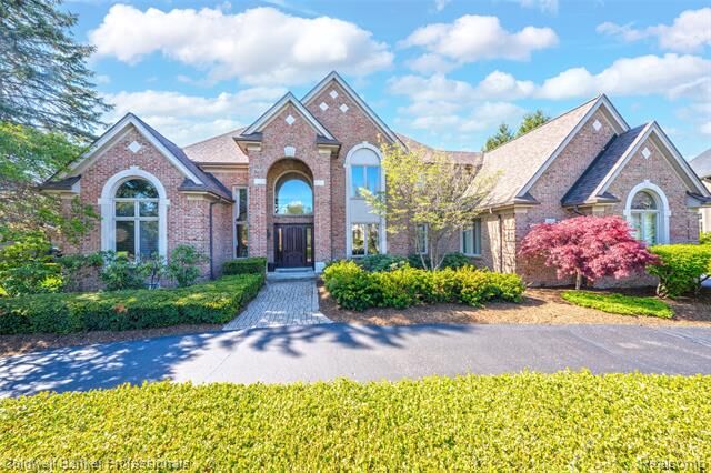 Property Photo:  2531 Cedar Brook Court  MI 48309 