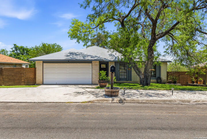 Property Photo:  5106 Tree Top St  TX 78250 