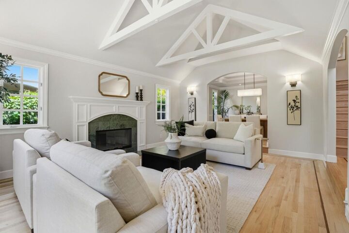 Property Photo:  208 Stanford Avenue  CA 94025 