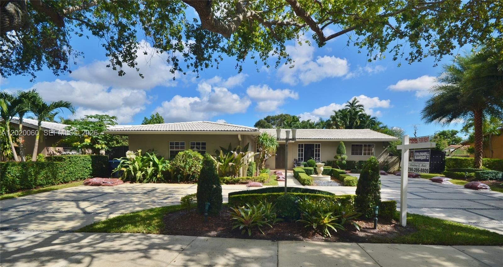 Property Photo: 14001 Cypress Ct FL 33014