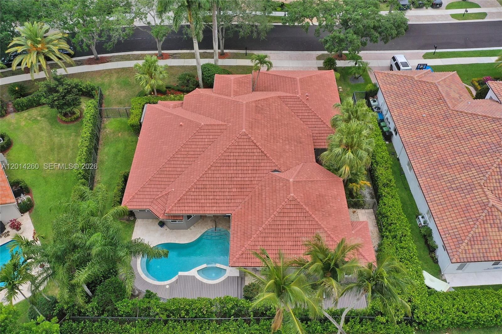 Property Photo:  1640 Island Way  FL 33326 