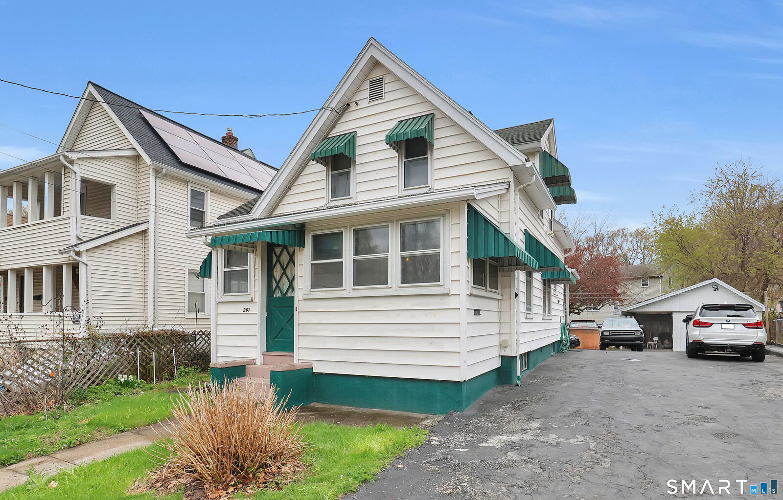 Property Photo:  391 Park Street  CT 06010 