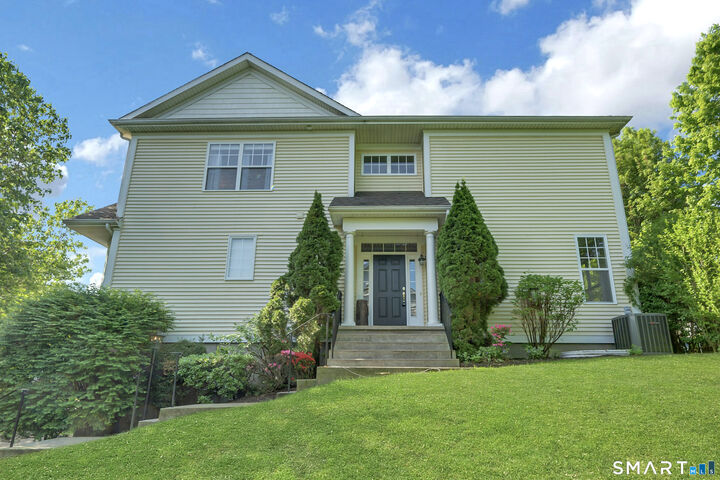 Property Photo:  21 Woodcrest Lane 21  CT 06810 
