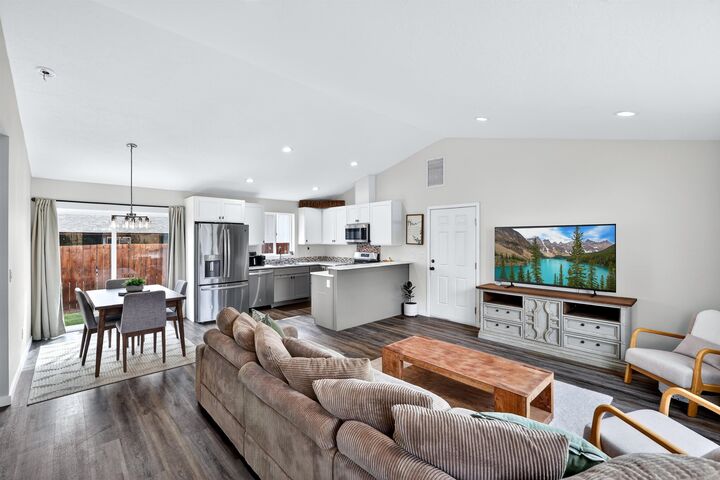 Property Photo:  817 Park St  WA 99122 