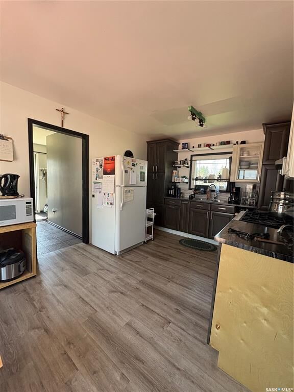 Property Photo:  301 8th Avenue E  SK S0A 2P0 