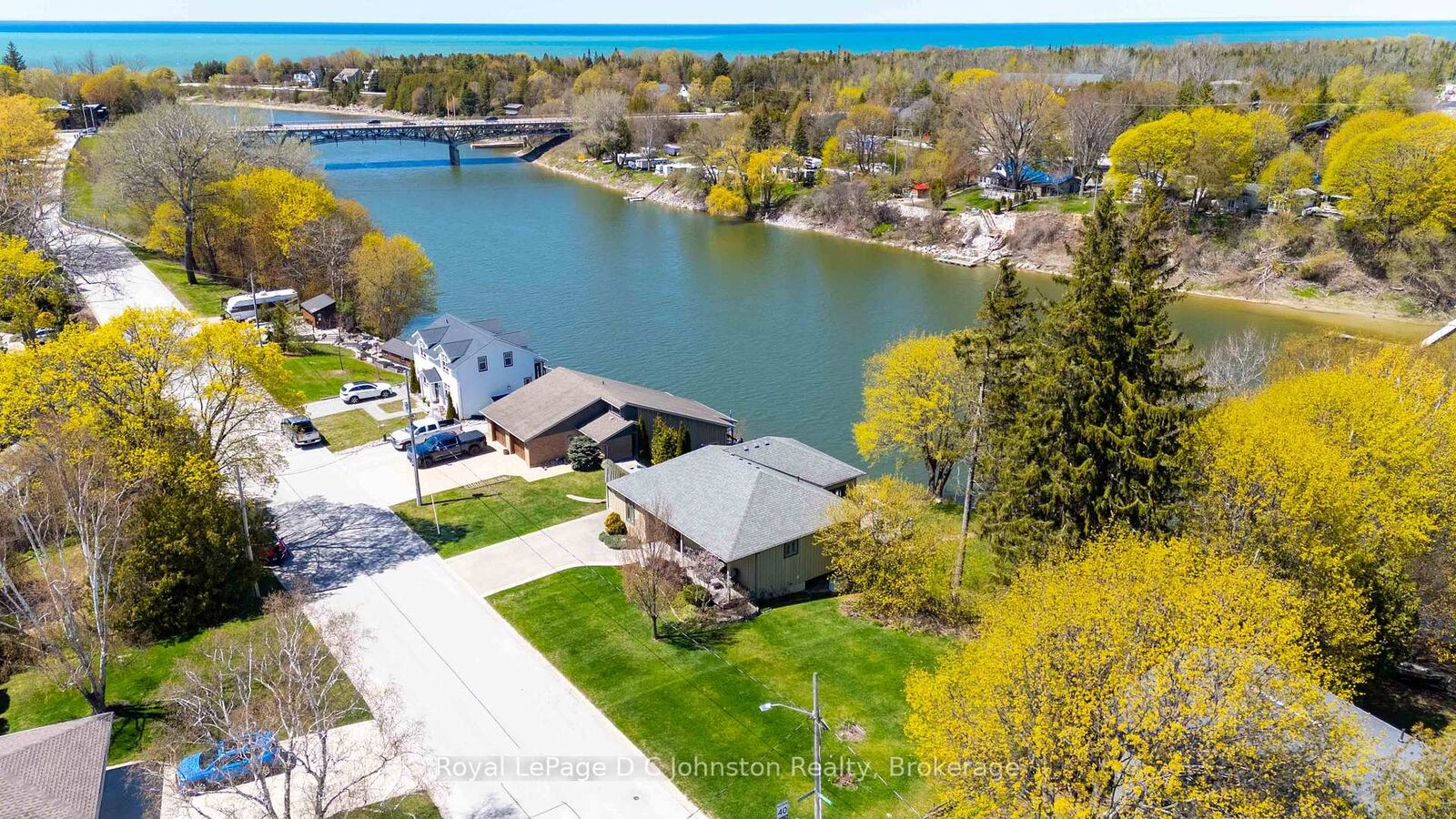 Property Photo: 290 Saugeen Street ON N0H 2L0
