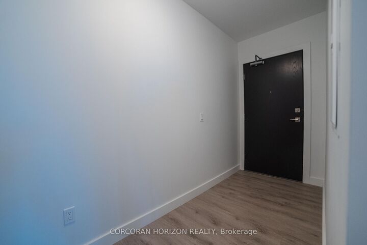 Property Photo: 15 Glebe Street S 1701 ON N1S 2L8
