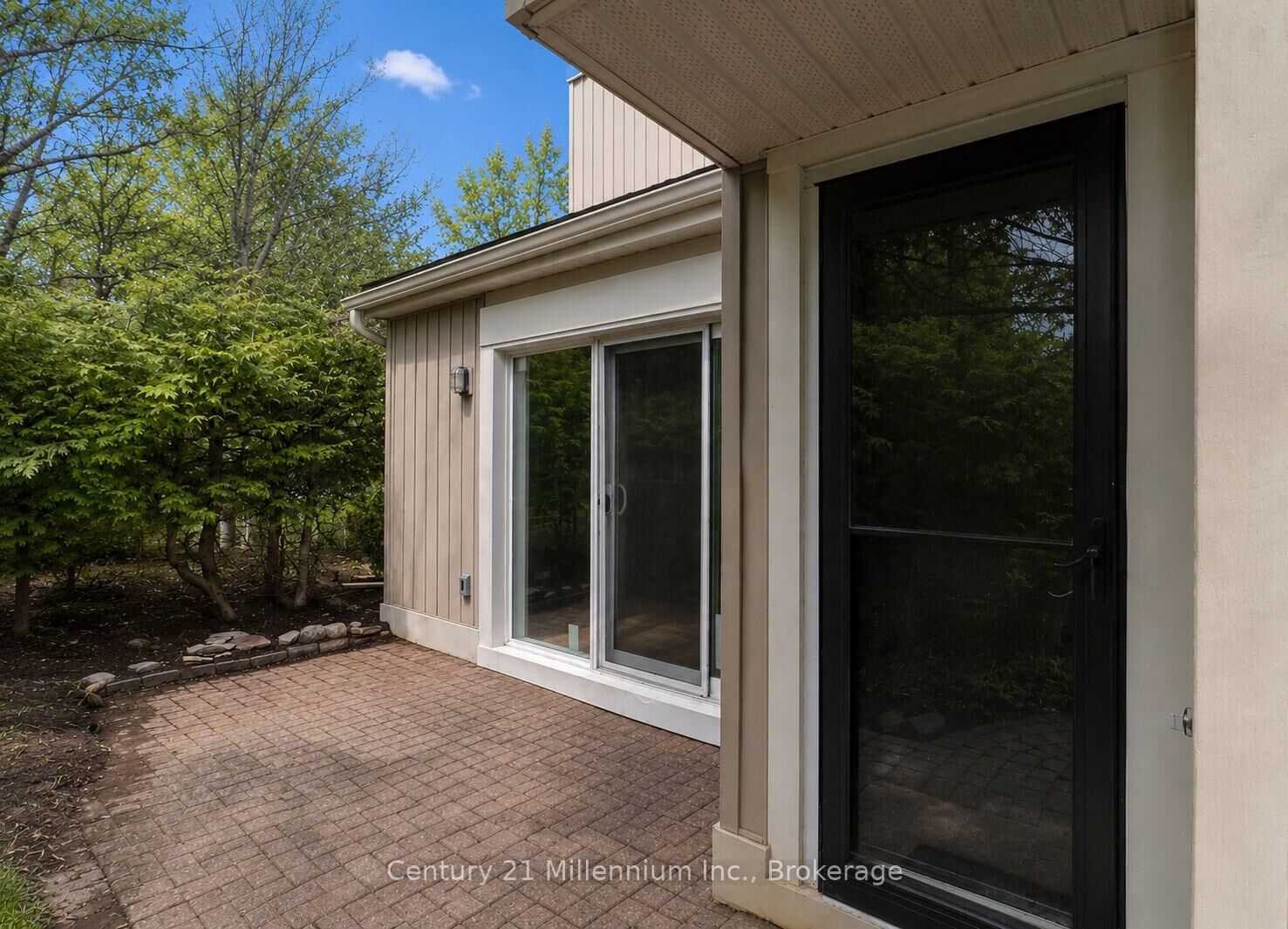 Property Photo:  22 Dawson Drive 538  ON L9Y 5B4 