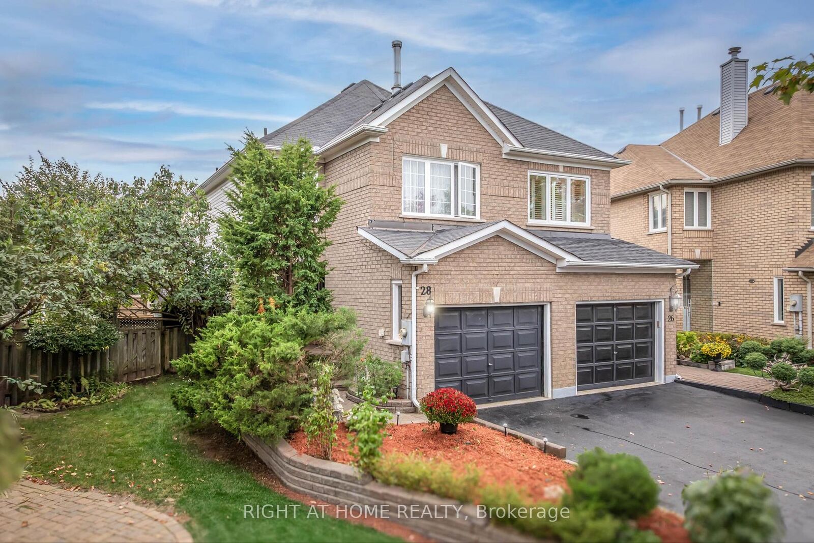 Property Photo: 28 Foxtail Ridge ON L3X 1Z6