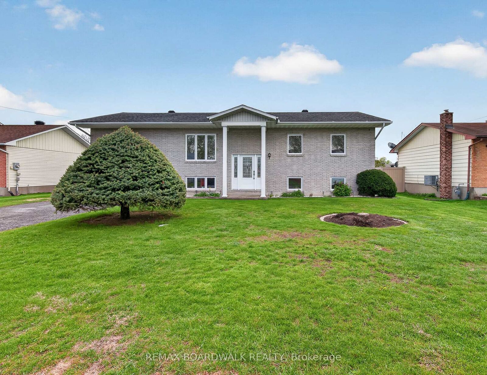 Property Photo: 14 Albert Street ON K0A 1M0
