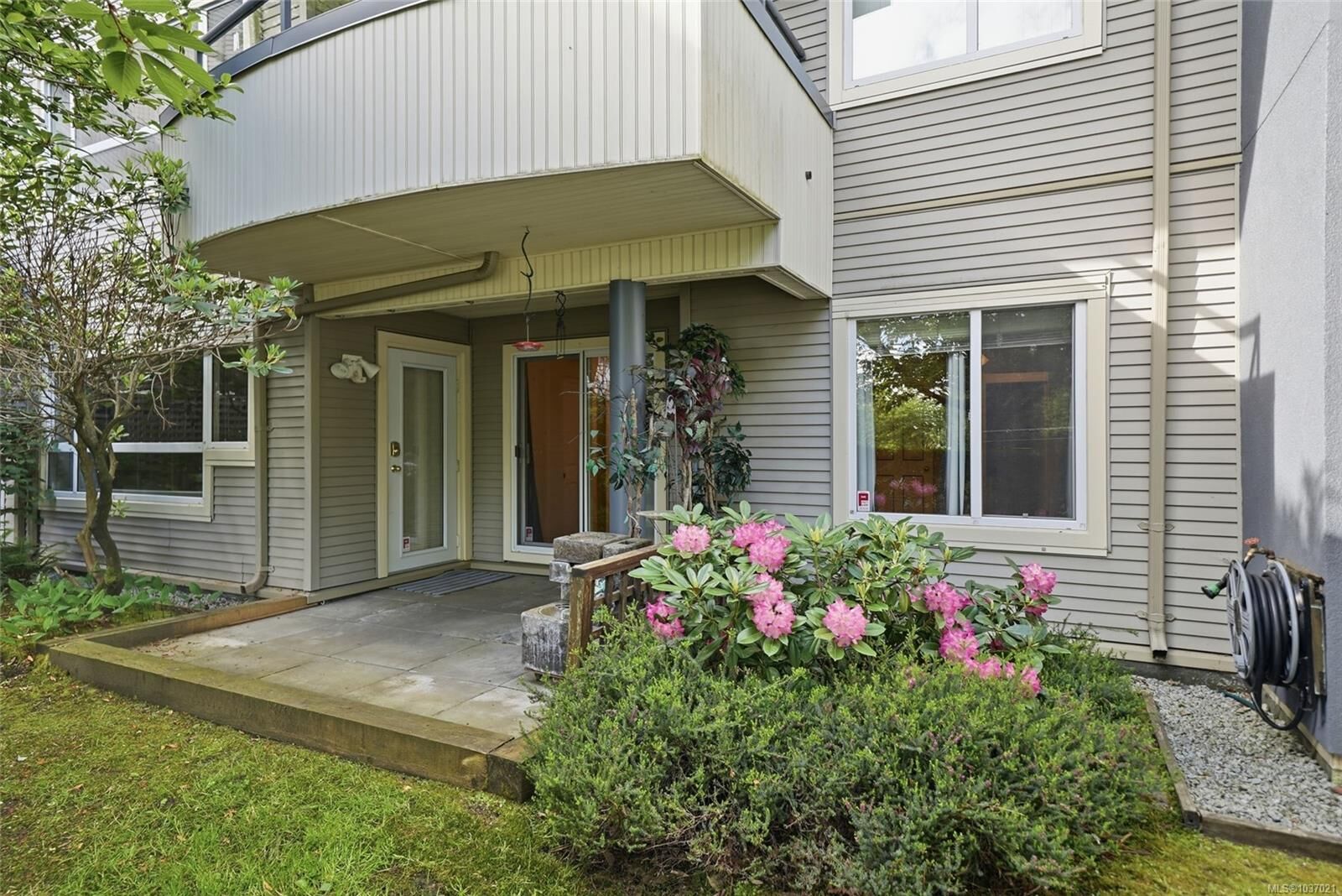 Property Photo:  1685 Estevan Rd 107  BC V9S 5V9 