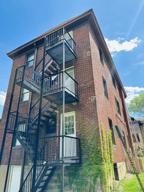 Property Photo: 2844 Louisiana Ave PA 15216