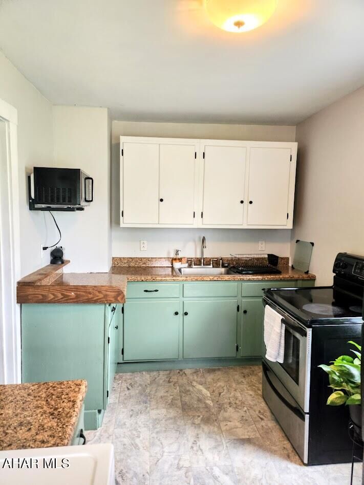 Property Photo: 124 Union Street PA 15522