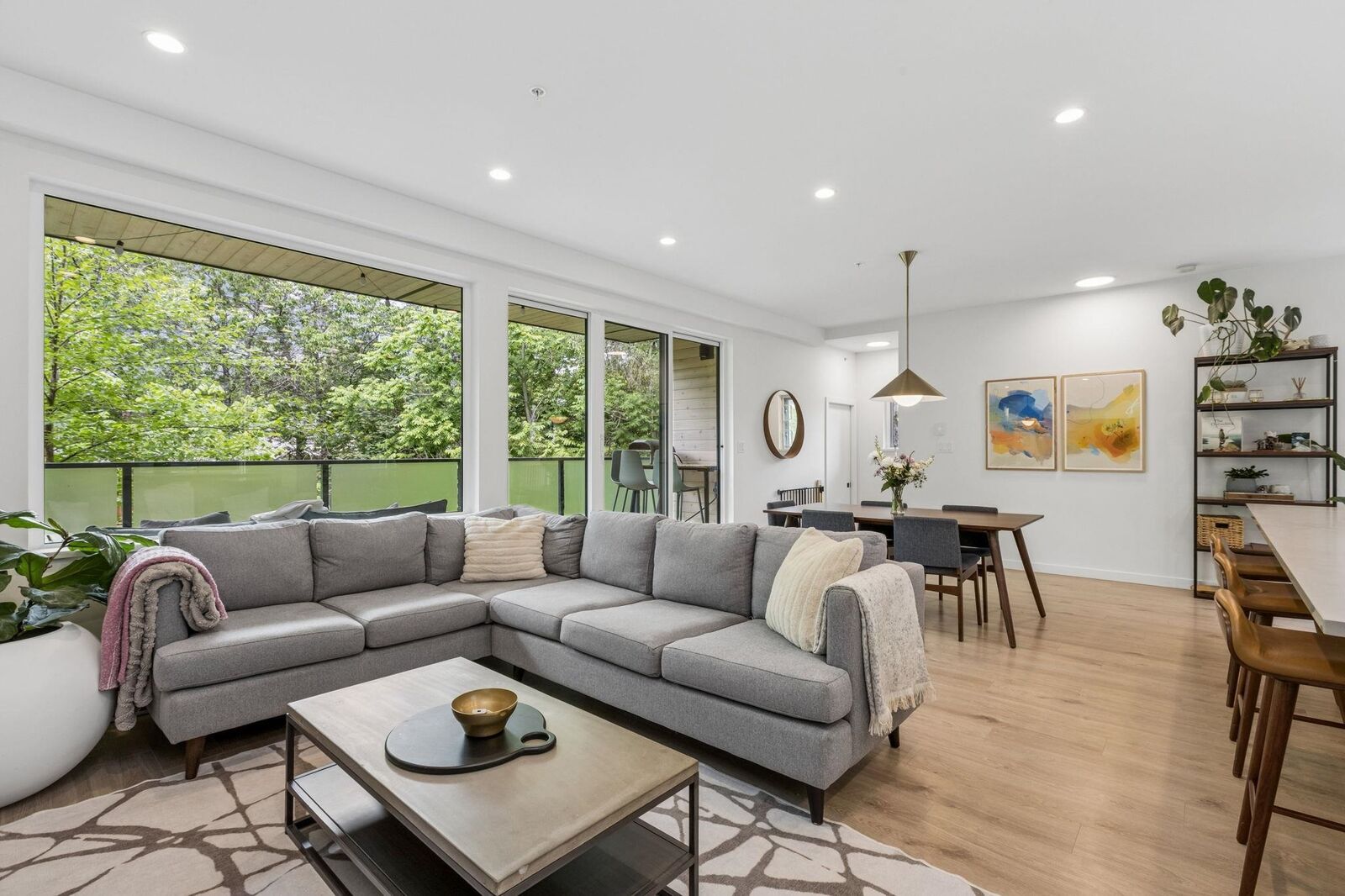 Property Photo: 1089 Wilson Crescent 9 BC V8B 0M4