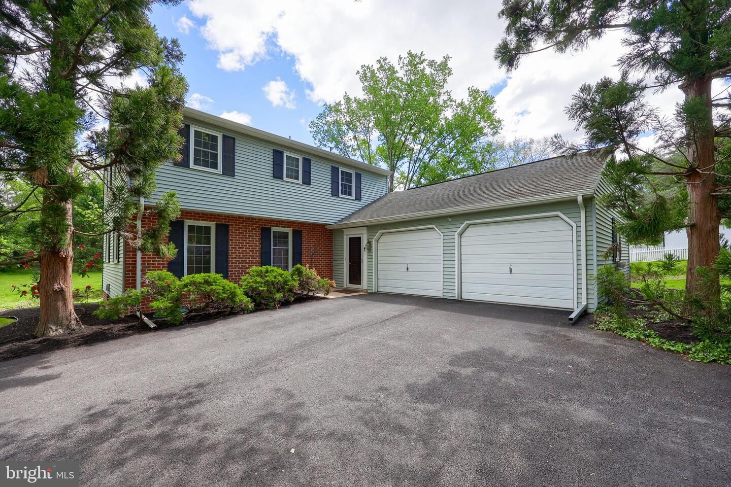 Property Photo: 2105 Southbrook Drive PA 17403