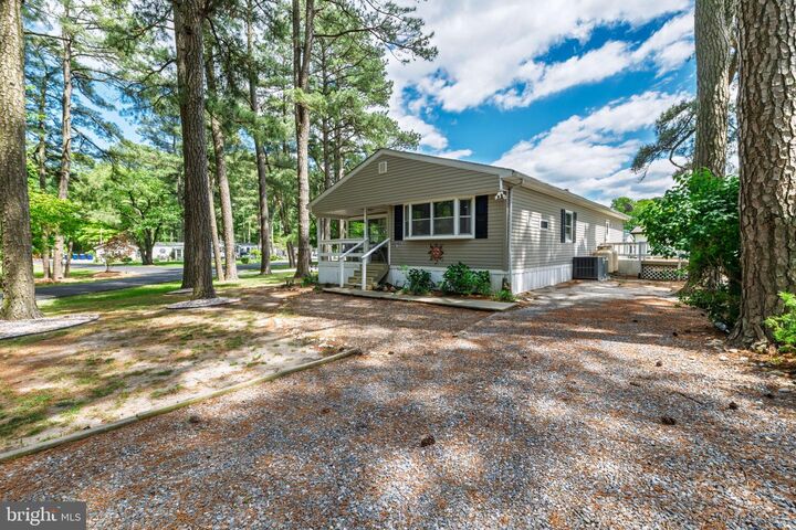 Property Photo: 35502 E Harbor Drive DE 19966
