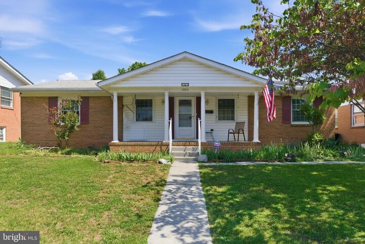 Property Photo: 1004 Allen Drive VA 22601