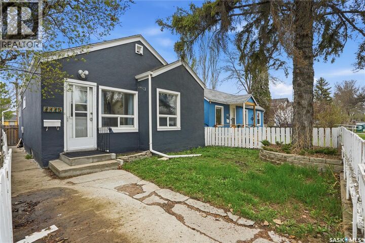 Property Photo:  1115 J Avenue N  SK S7L 2L5 
