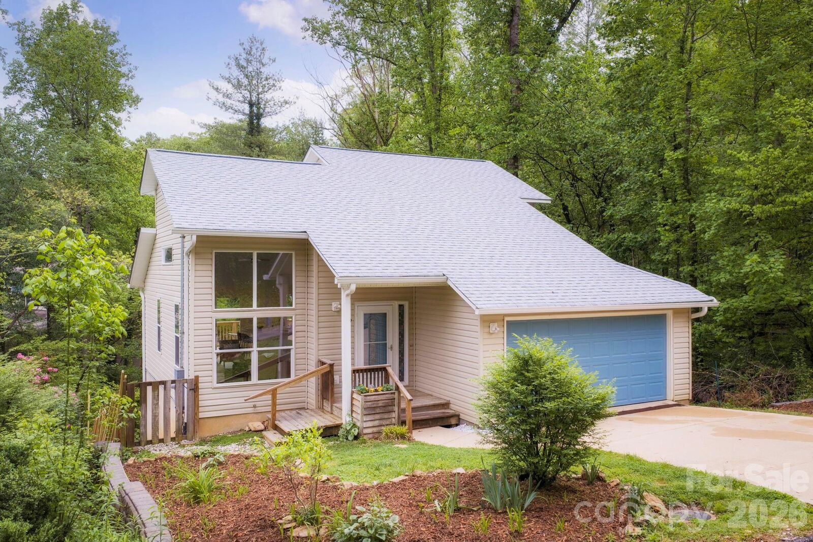 Property Photo: 9 Nantahala Street NC 28801