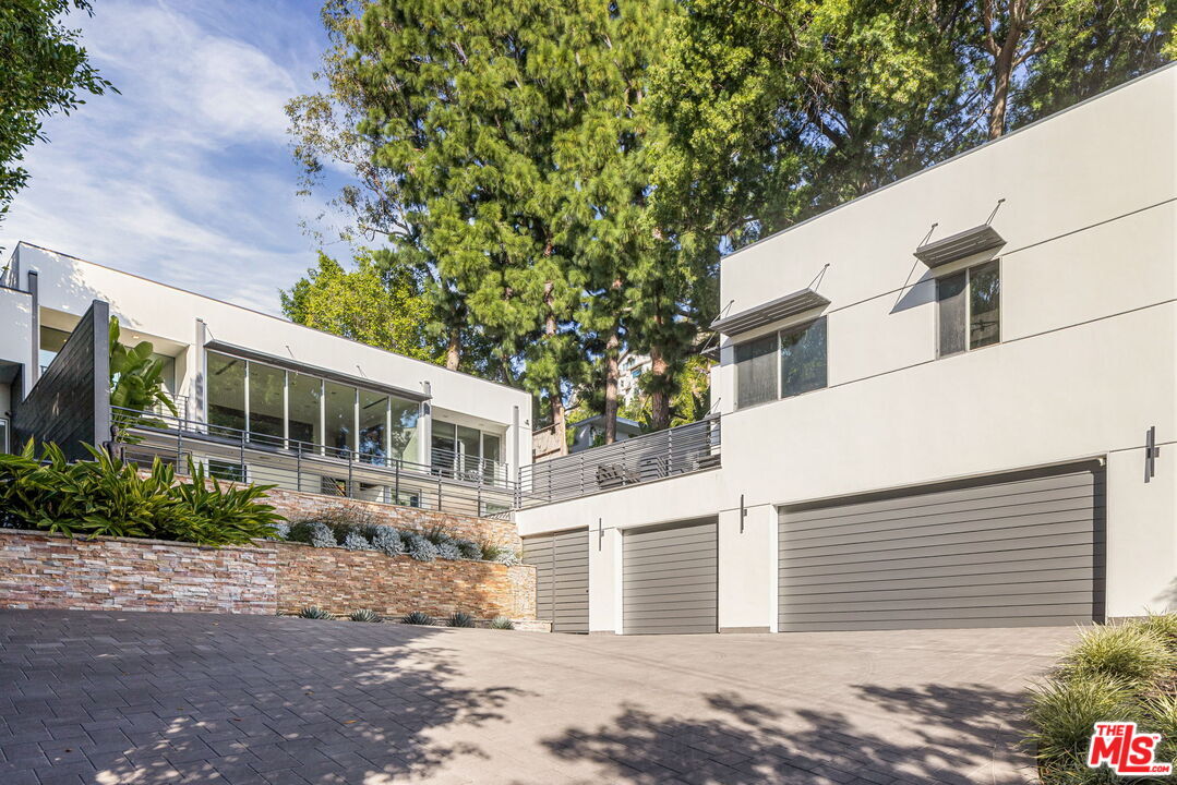 Property Photo: 1545 Sunset Plaza Dr CA 90069