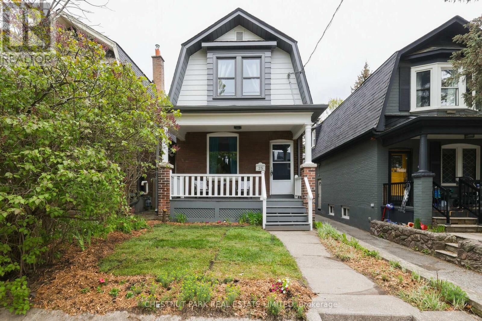 Property Photo:  25 Harris Avenue  ON M4C 1P3 